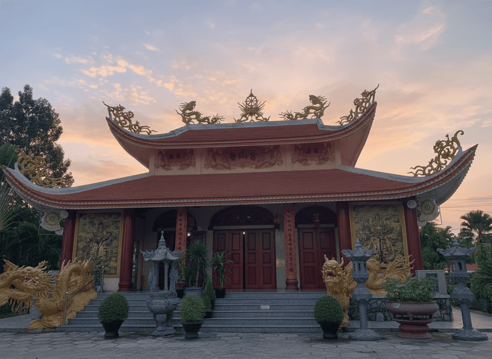 Ch&ugrave;a cổ Long An c&oacute; tầm ảnh hưởng s&acirc;u sắc đối với những người d&acirc;n theo đạo Phật